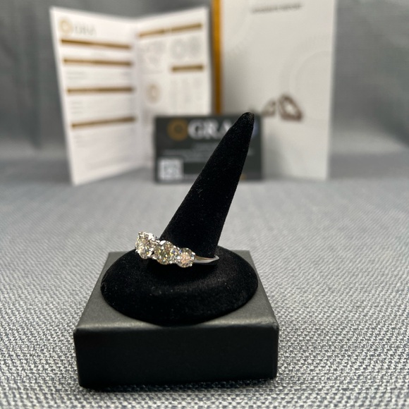 3.6CT 5 STONE MOISSANITE DIAMOND WEDDING / ENGAGEMENT RING - Picture 7 of 12